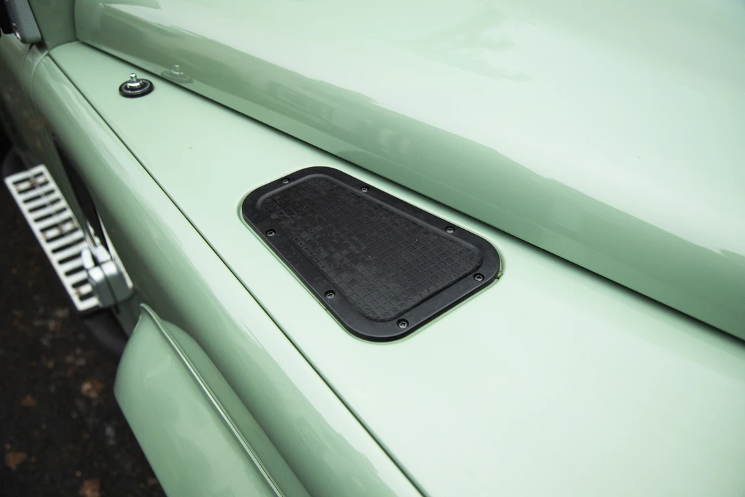 2015 Land Rover Defender 90 - Image 23 of 31