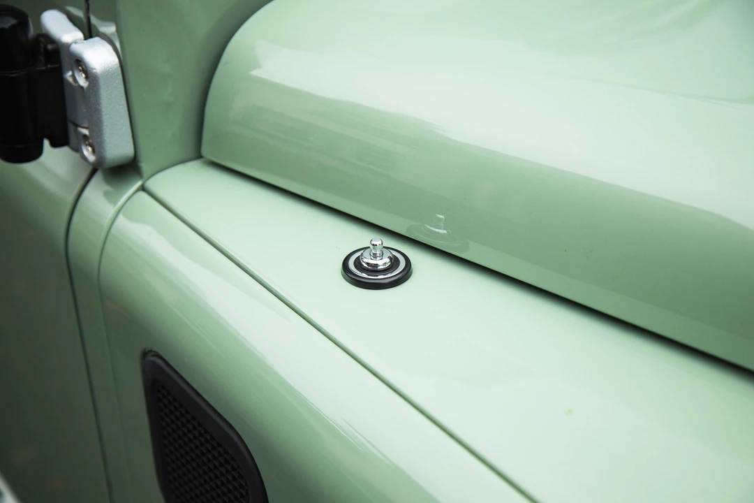 2015 Land Rover Defender 90 - Image 24 of 31
