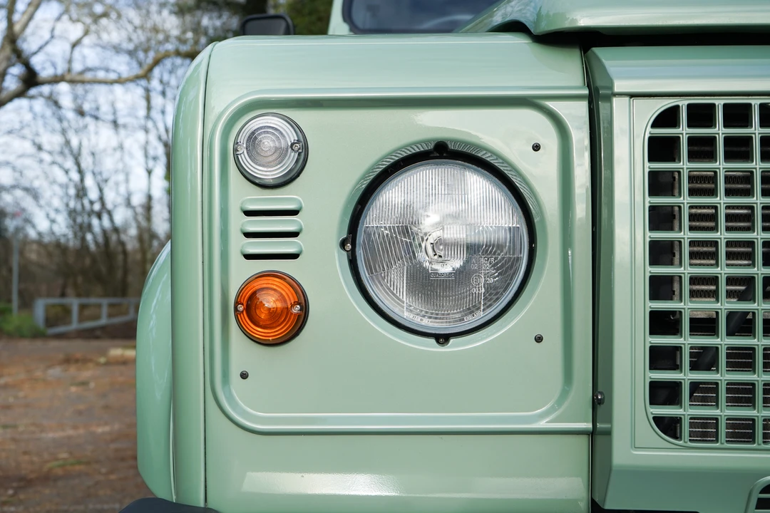 2015 Land Rover Defender 90 - Image 27 of 31