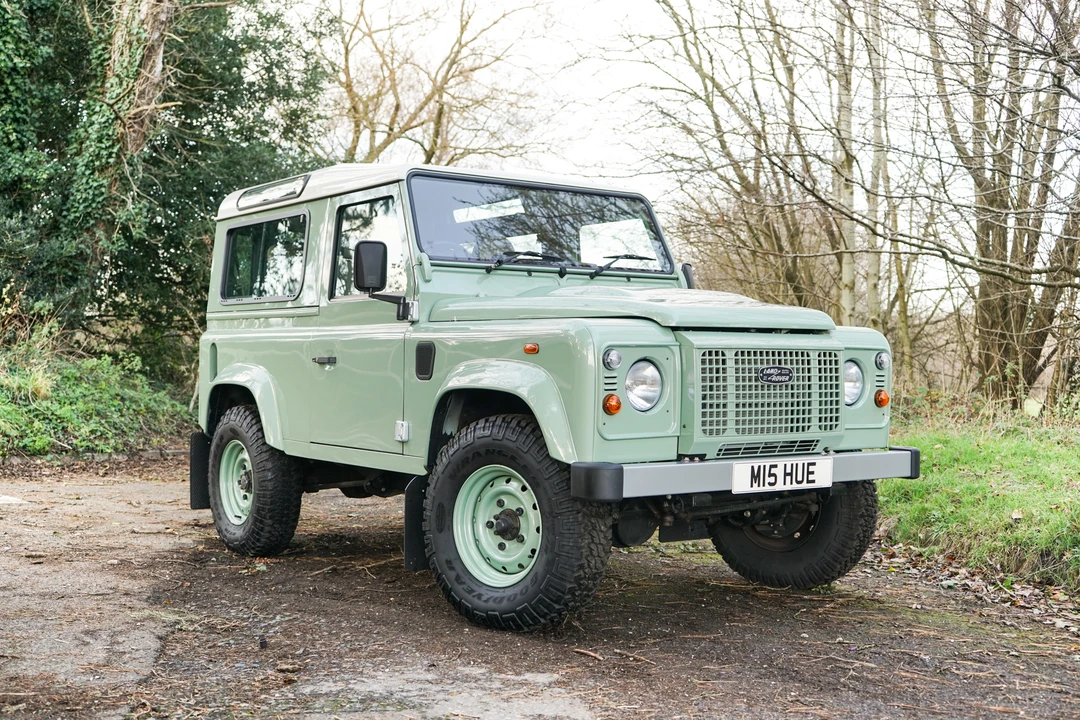 2015 Land Rover Defender 90 - Image 2 of 31