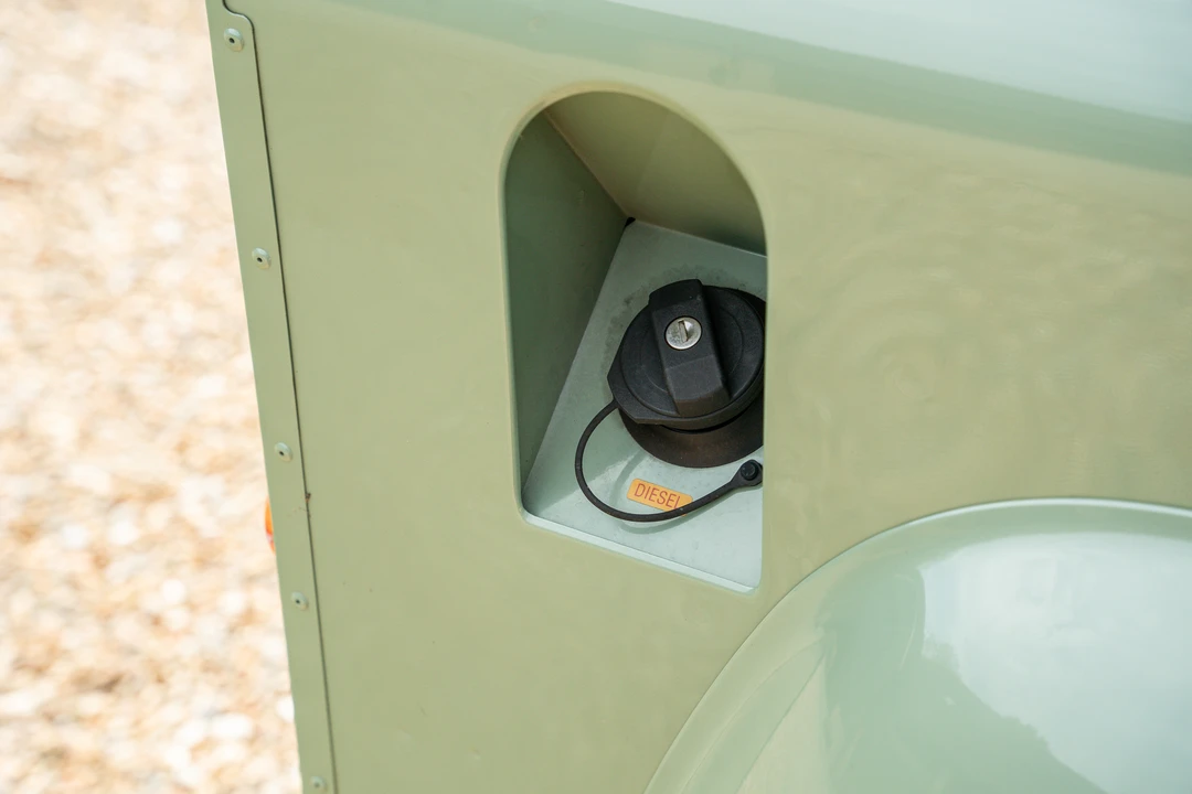 2015 Land Rover Defender 90 - Image 27 of 31