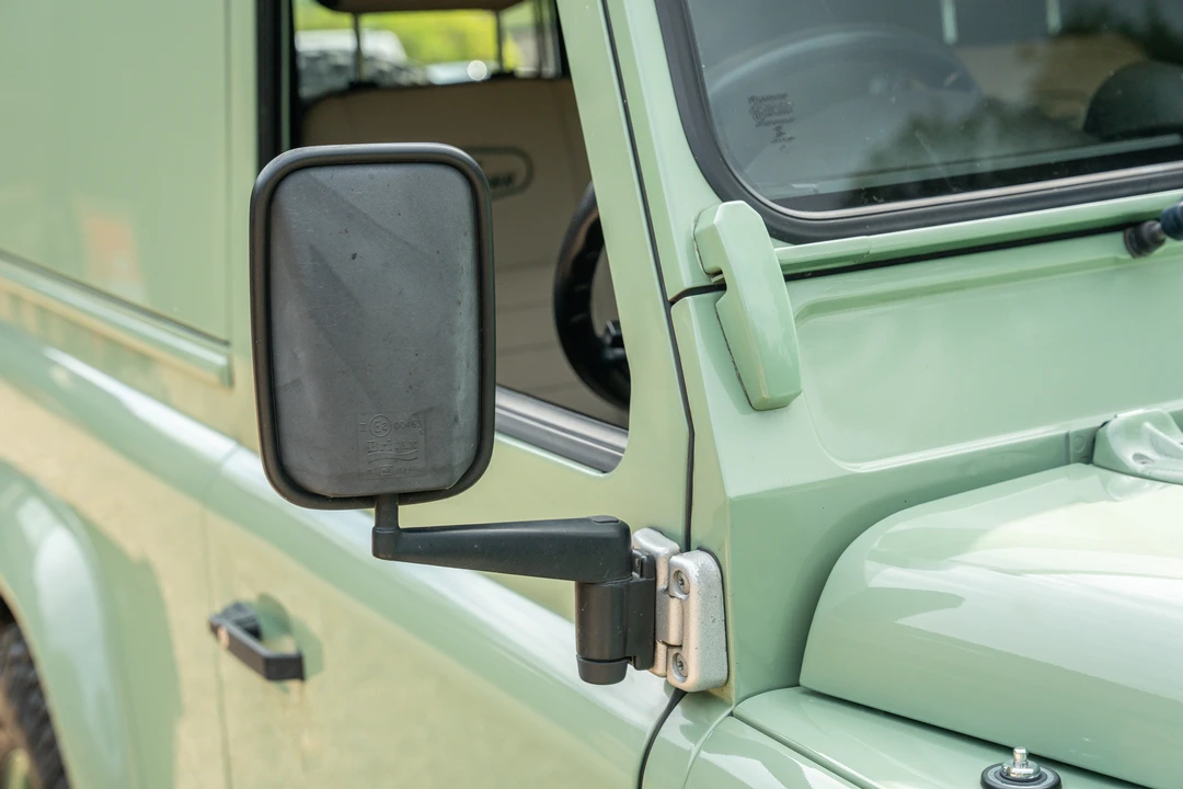 2015 Land Rover Defender 90 - Image 31 of 31