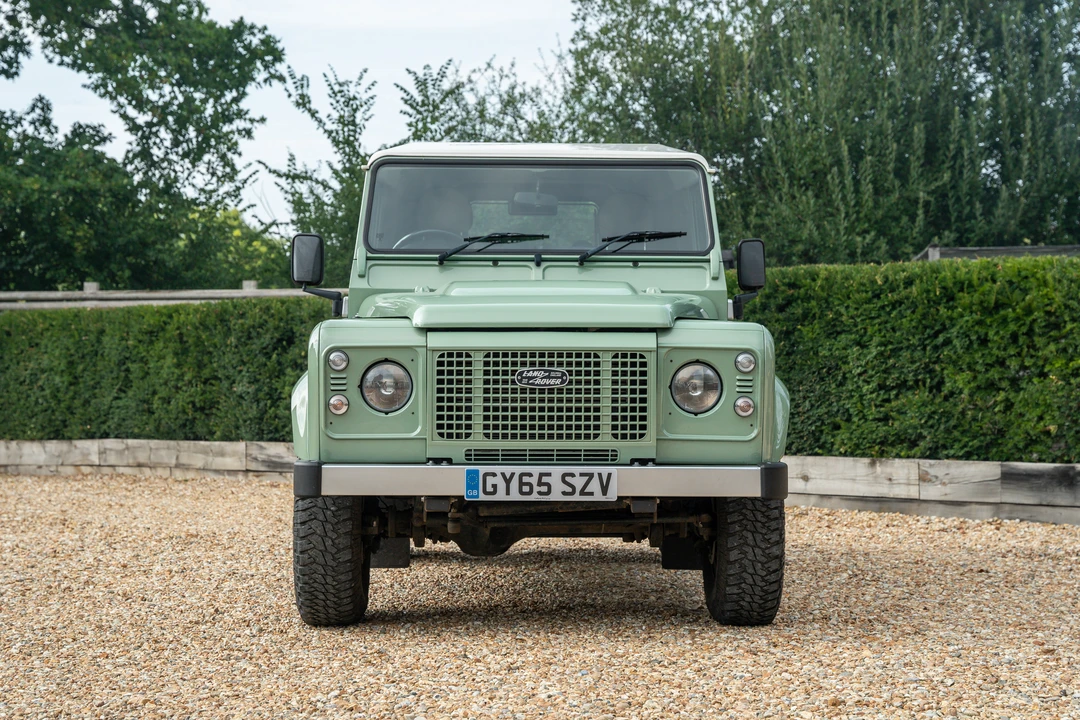 2015 Land Rover Defender 90 - Image 3 of 31