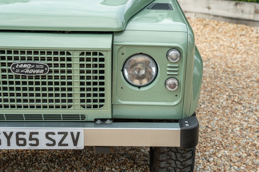 2015 Land Rover Defender 90 - Image 17 of 31