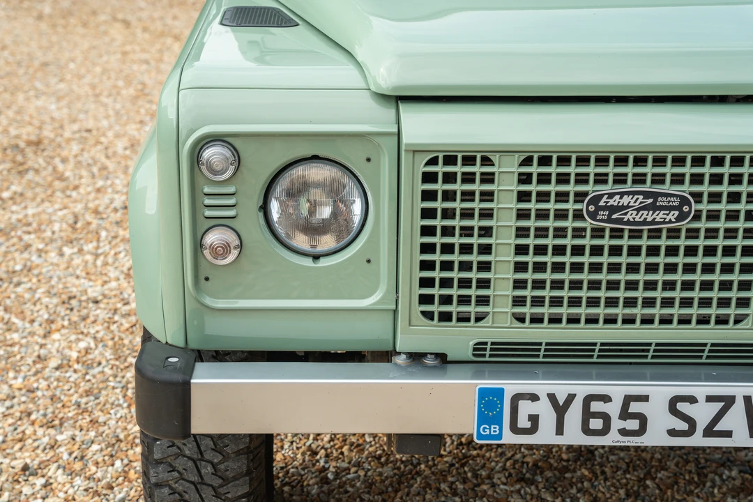 2015 Land Rover Defender 90 - Image 18 of 31