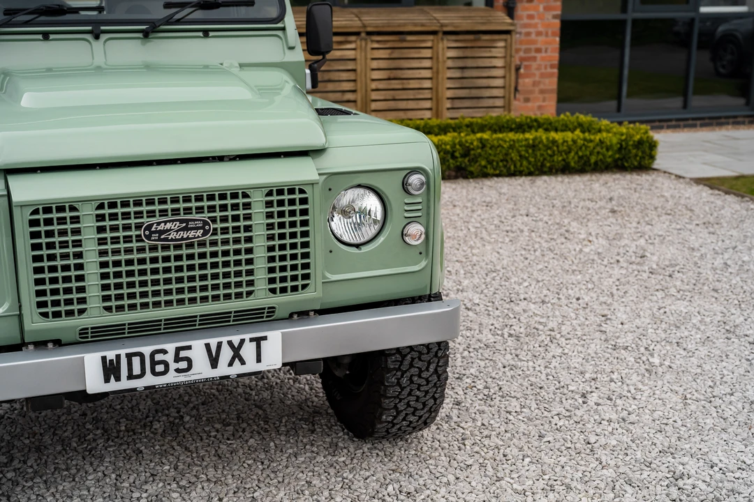 2015 Land Rover Defender 90 - Image 21 of 31