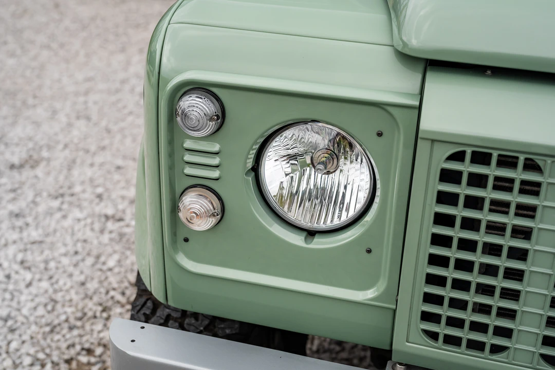 2015 Land Rover Defender 90 - Image 27 of 31