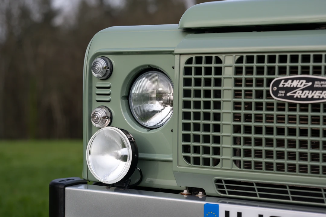 2015 Land Rover Defender 90 - Image 19 of 31