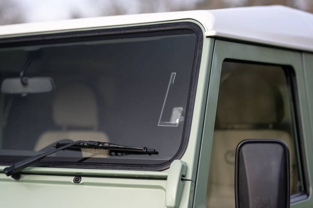 2015 Land Rover Defender 90 - Image 24 of 31