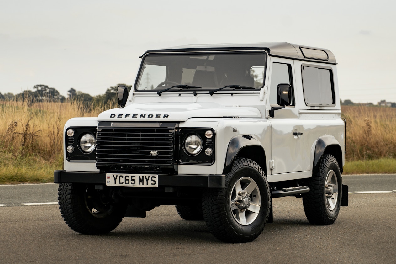 2015 LAND ROVER DEFENDER 90 LANDMARK EDITION - 18,258 MILES