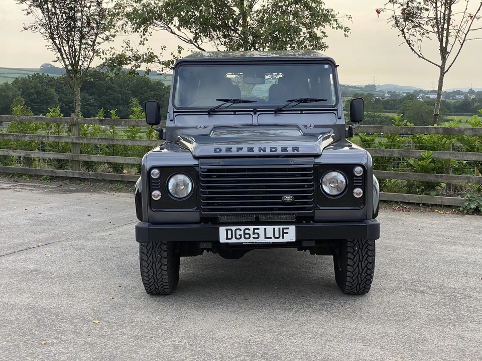 2015 Land Rover Defender 90 - Image 7 of 31