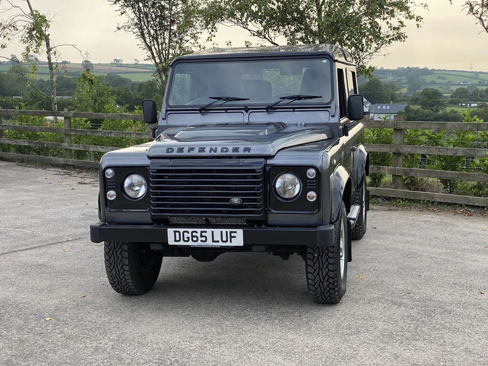 2015 Land Rover Defender 90 - Image 8 of 31