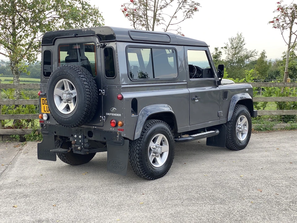 2015 Land Rover Defender 90 - Image 31 of 31