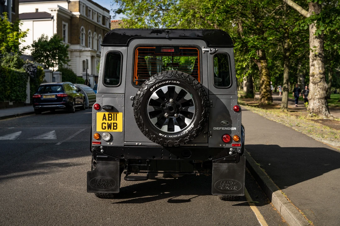 2015 Land Rover Defender 90 - Image 14 of 31