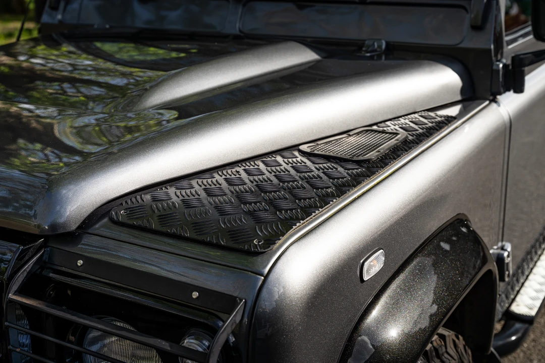 2015 Land Rover Defender 90 - Image 18 of 31