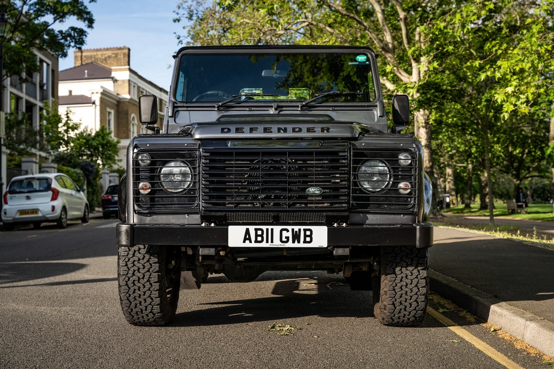 2015 Land Rover Defender 90 - Image 11 of 31