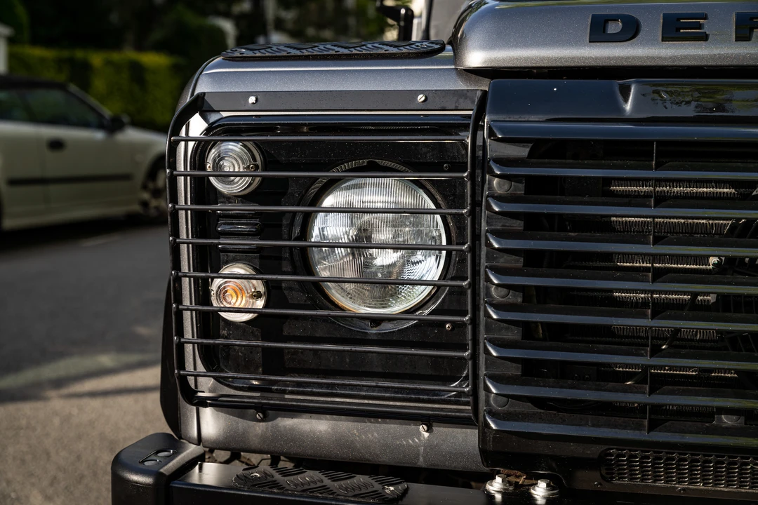 2015 Land Rover Defender 90 - Image 23 of 31