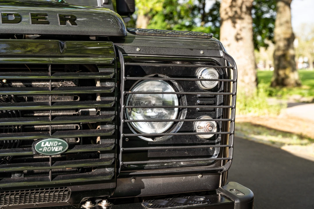 2015 Land Rover Defender 90 - Image 24 of 31