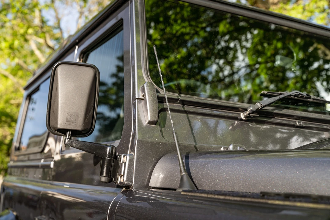 2015 Land Rover Defender 90 - Image 26 of 31