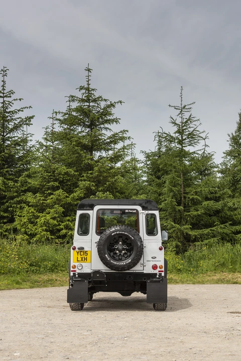 2015 Land Rover Defender 90 - Image 21 of 31