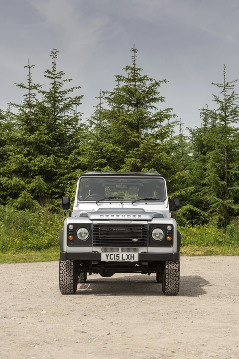 2015 Land Rover Defender 90 - Image 22 of 31