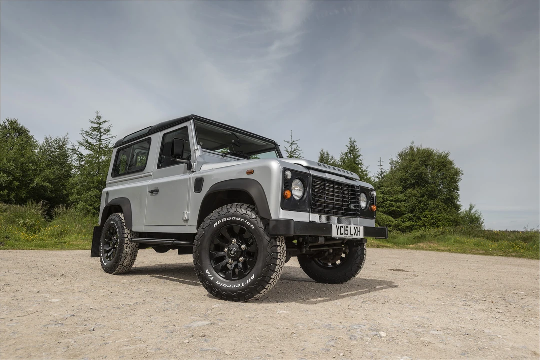 2015 Land Rover Defender 90 - Image 12 of 31