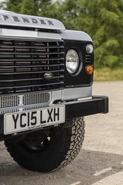 2015 Land Rover Defender 90 - Image 25 of 31