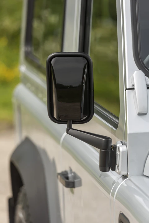 2015 Land Rover Defender 90 - Image 30 of 31