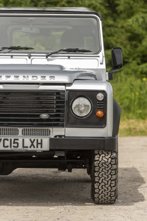 2015 Land Rover Defender 90 - Image 24 of 31