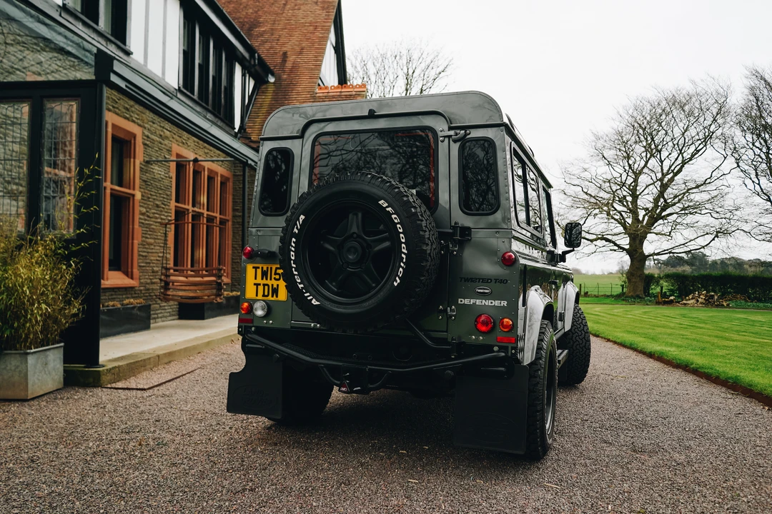 2015 Land Rover Defender 90 - Image 9 of 31