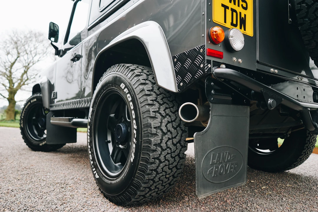 2015 Land Rover Defender 90 - Image 30 of 31
