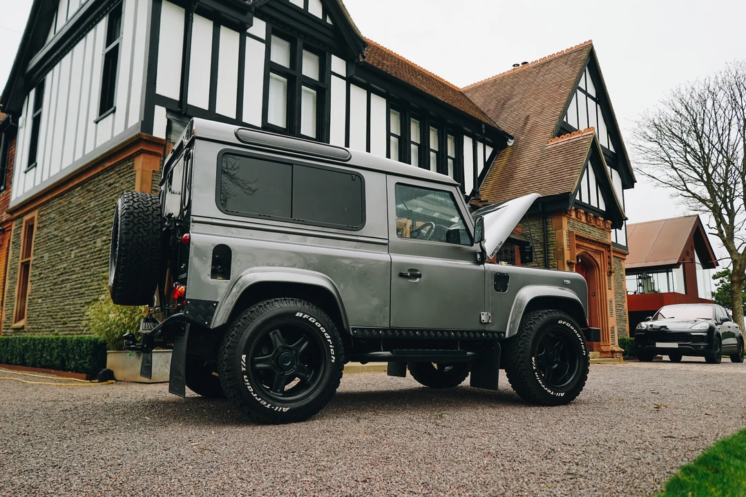 2015 Land Rover Defender 90 - Image 18 of 31