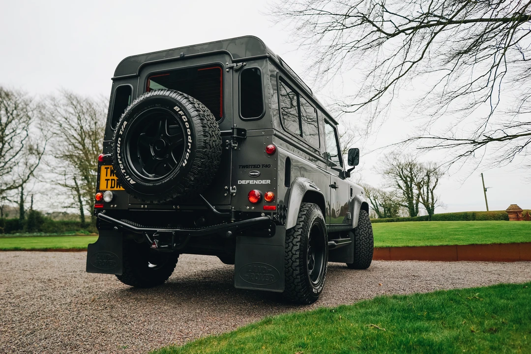2015 Land Rover Defender 90 - Image 26 of 31