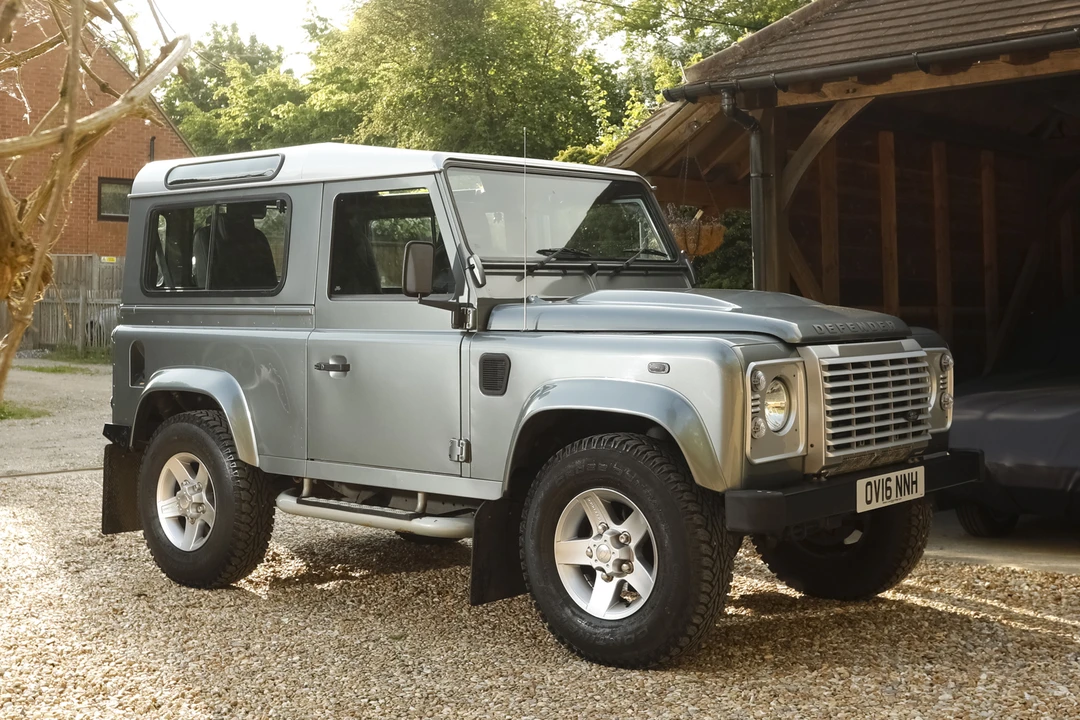 2016 Land Rover Defender 90 - Image 2 of 2