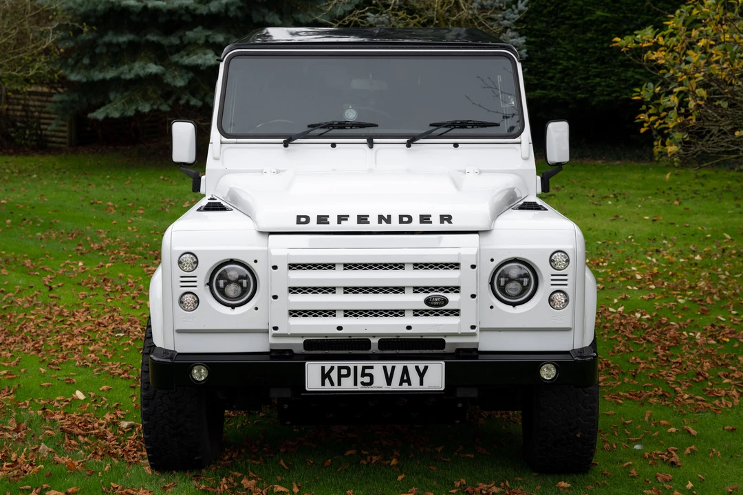 2015 Land Rover Defender 90 - Image 13 of 31
