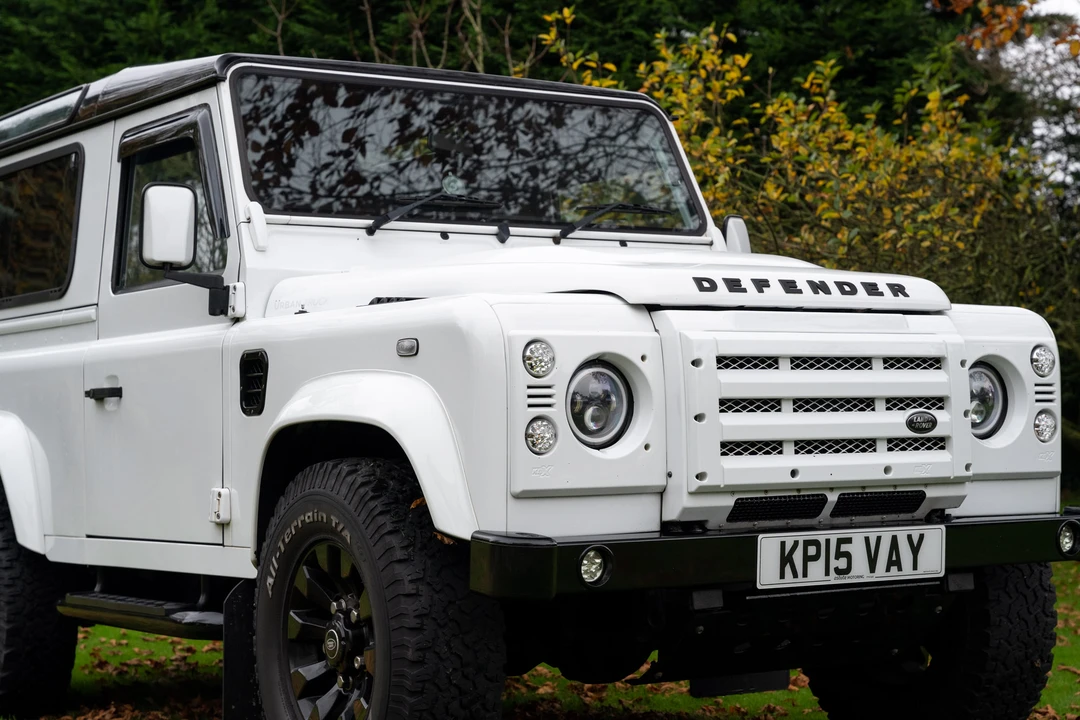 2015 Land Rover Defender 90 - Image 23 of 31