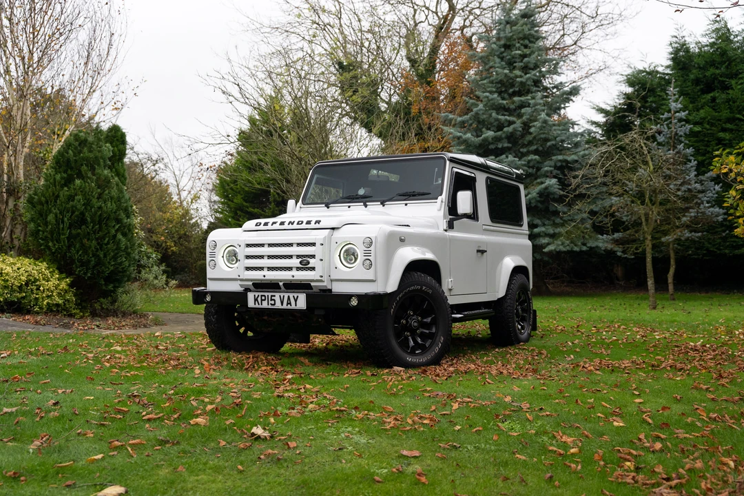 2015 Land Rover Defender 90 - Image 21 of 31