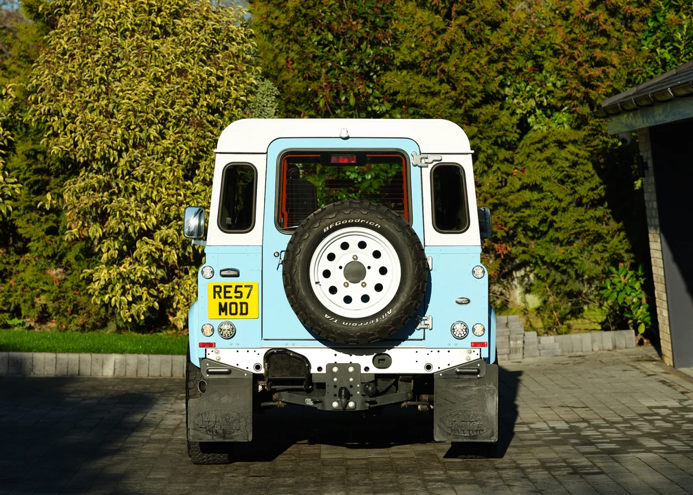 2015 Land Rover Defender 90 - Image 7 of 31
