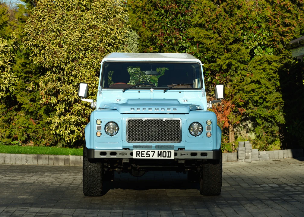 2015 Land Rover Defender 90 - Image 3 of 31