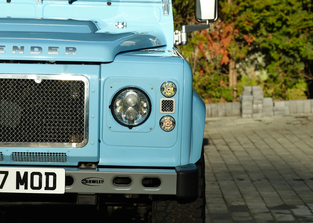 2015 Land Rover Defender 90 - Image 15 of 31