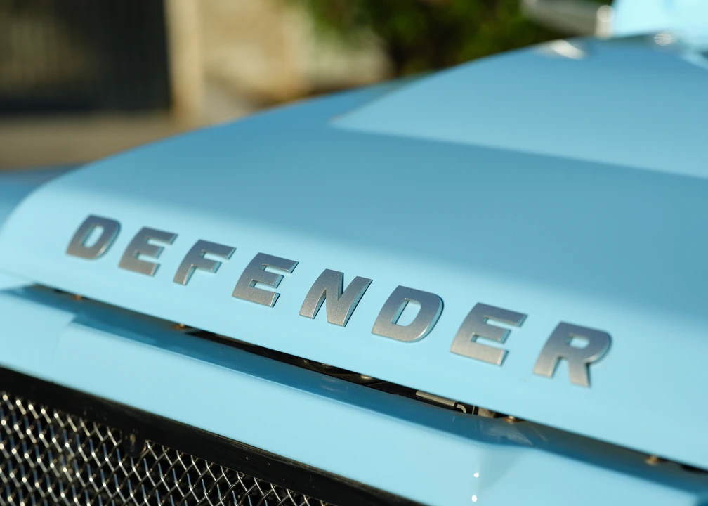 2015 Land Rover Defender 90 - Image 17 of 31