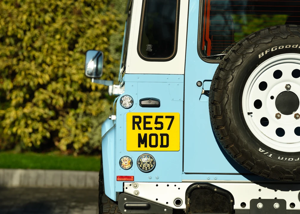 2015 Land Rover Defender 90 - Image 20 of 31