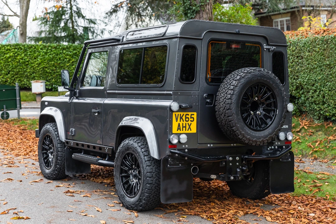 2015 Land Rover Defender 90 - Image 8 of 31