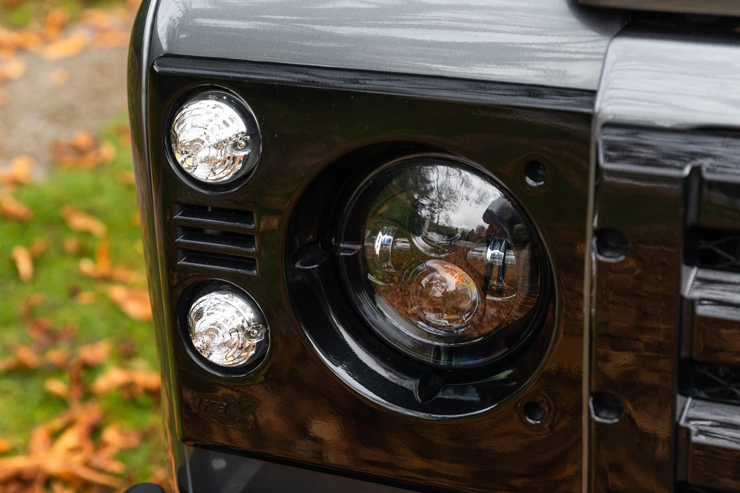 2015 Land Rover Defender 90 - Image 23 of 31