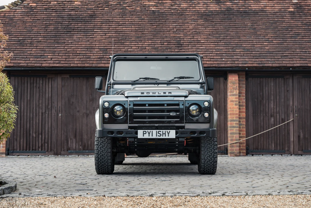 2015 Land Rover Defender 90 - Image 17 of 31