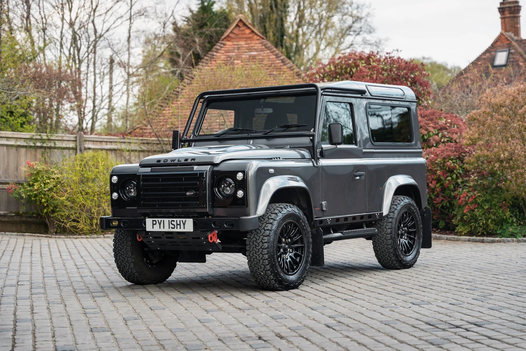 2015 Land Rover Defender 90 - Image 3 of 31