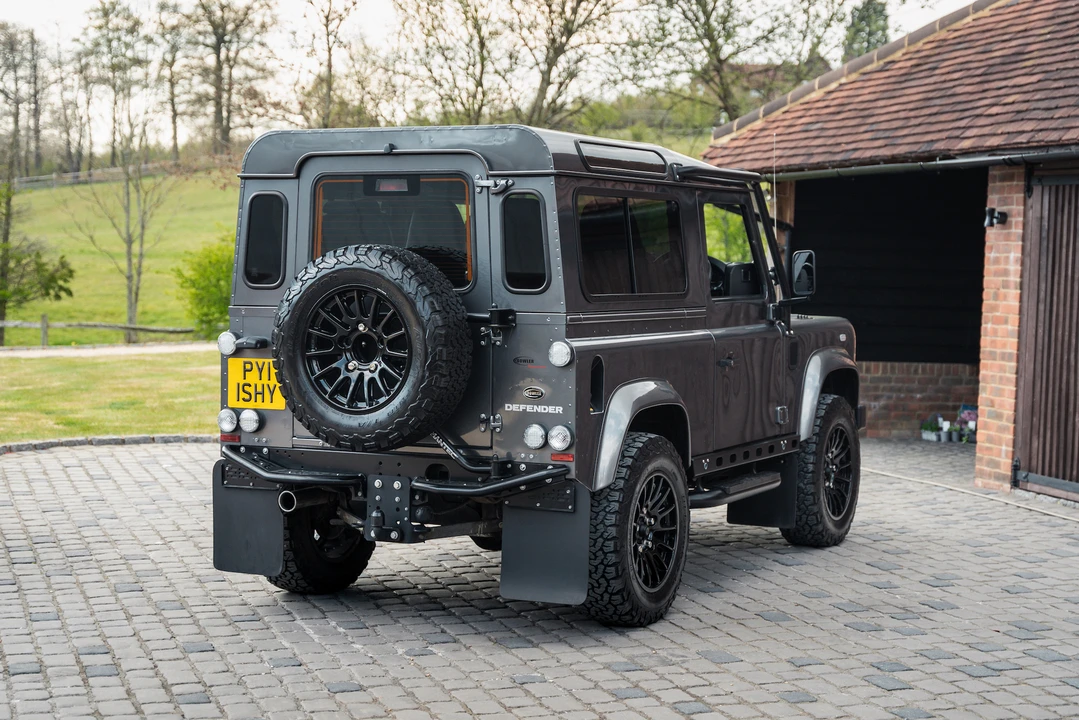 2015 Land Rover Defender 90 - Image 4 of 31