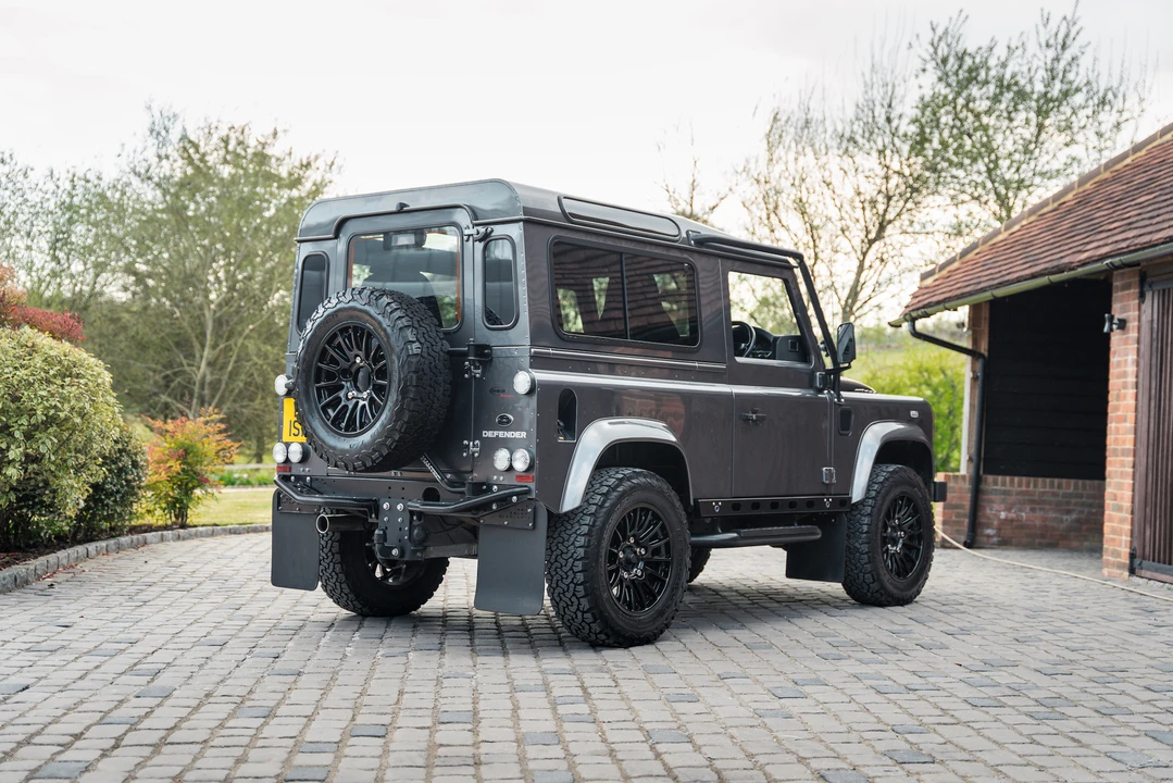 2015 Land Rover Defender 90 - Image 22 of 31