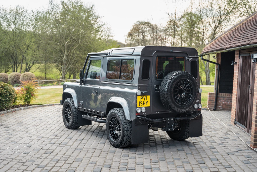 2015 Land Rover Defender 90 - Image 23 of 31
