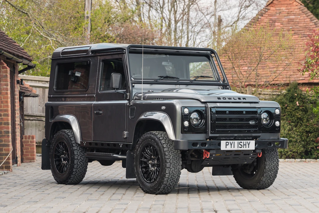 2015 Land Rover Defender 90 - Image 2 of 31